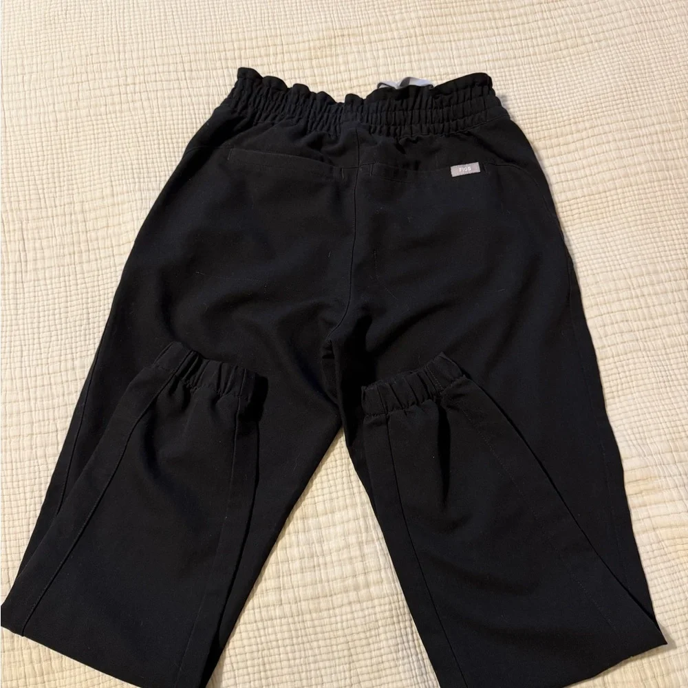 Figs Regina Black Jogger Pants - Picture 3 of 3